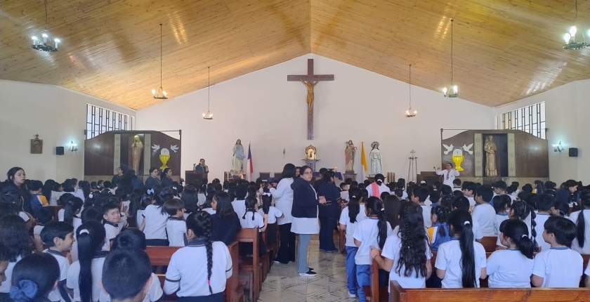 Celebramos el Jueves Santo con distintas actividades para los/as estudiantes y funcionarios/as